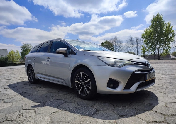 Toyota Avensis cena 39900 przebieg: 282500, rok produkcji 2015 z Pińczów małe 16
